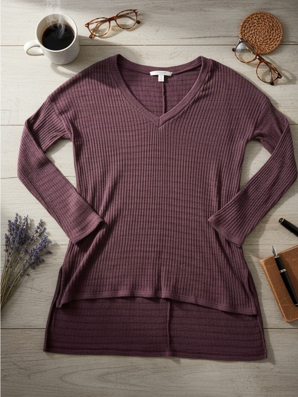 miami Ribbed V-Neck Tunic Top in Plum